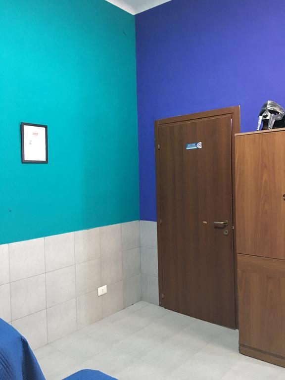 Volturno House Hostel Roma Phòng bức ảnh