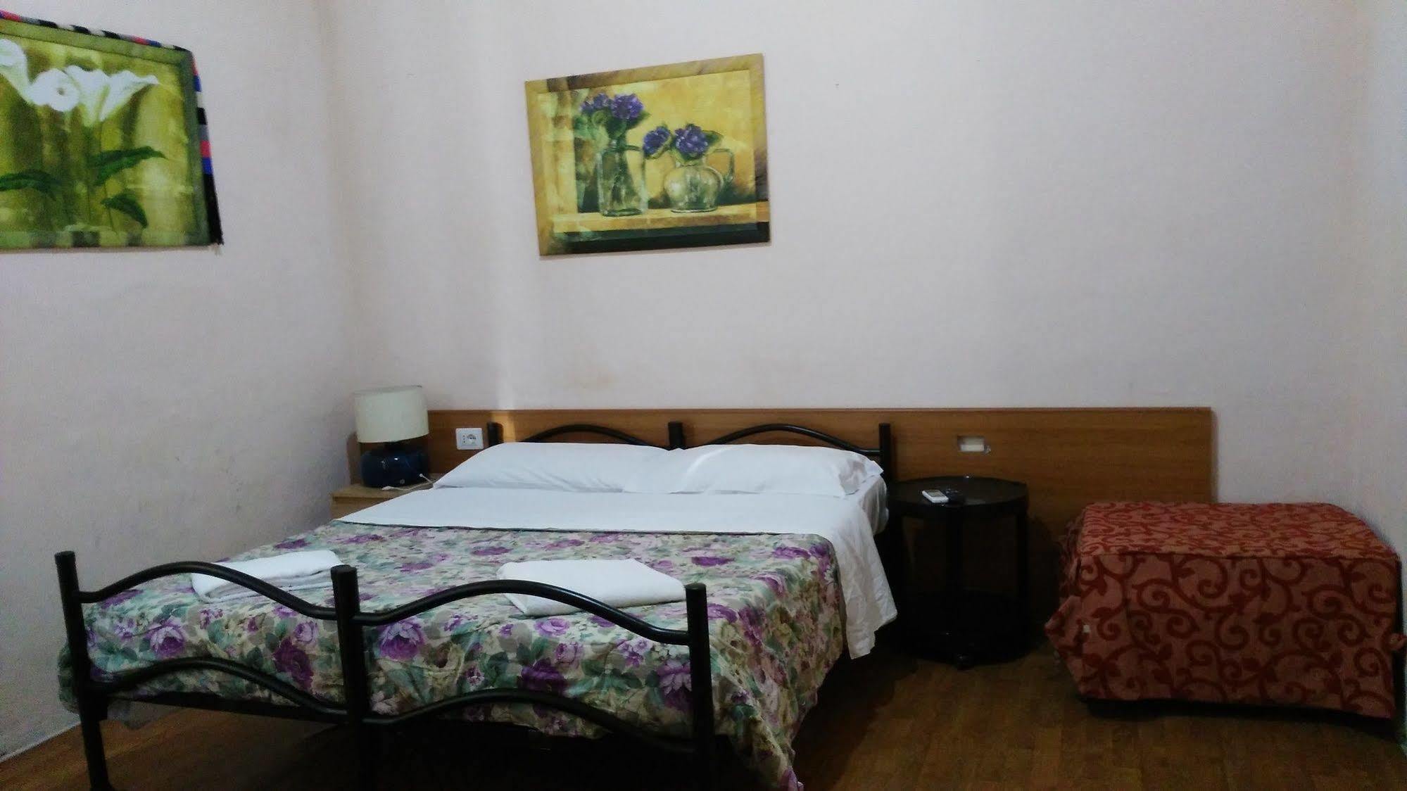 Volturno House Hostel Roma Ngoại thất bức ảnh