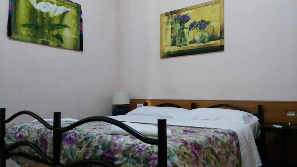 Volturno House Hostel Roma Ngoại thất bức ảnh